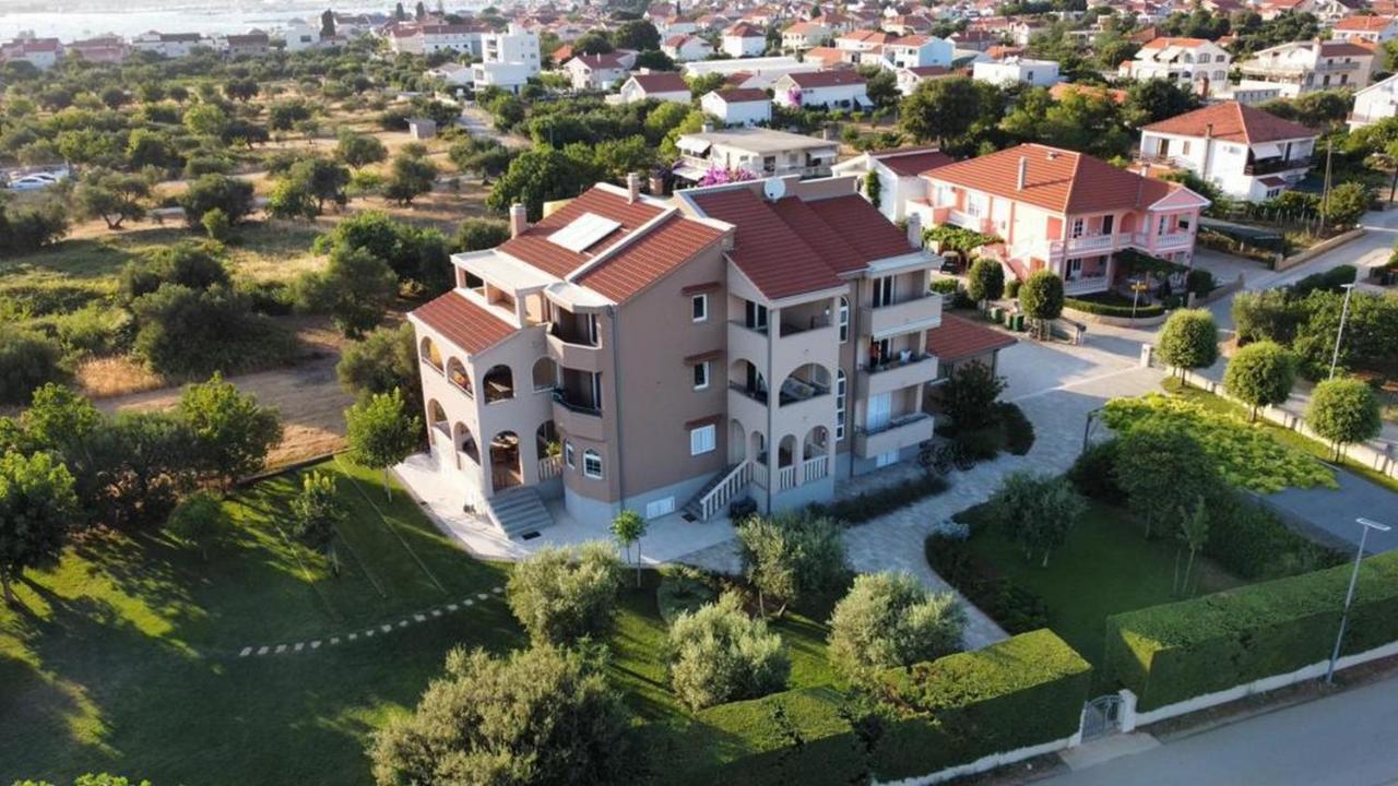 Luxury Apartments Garden Sukošan エクステリア 写真