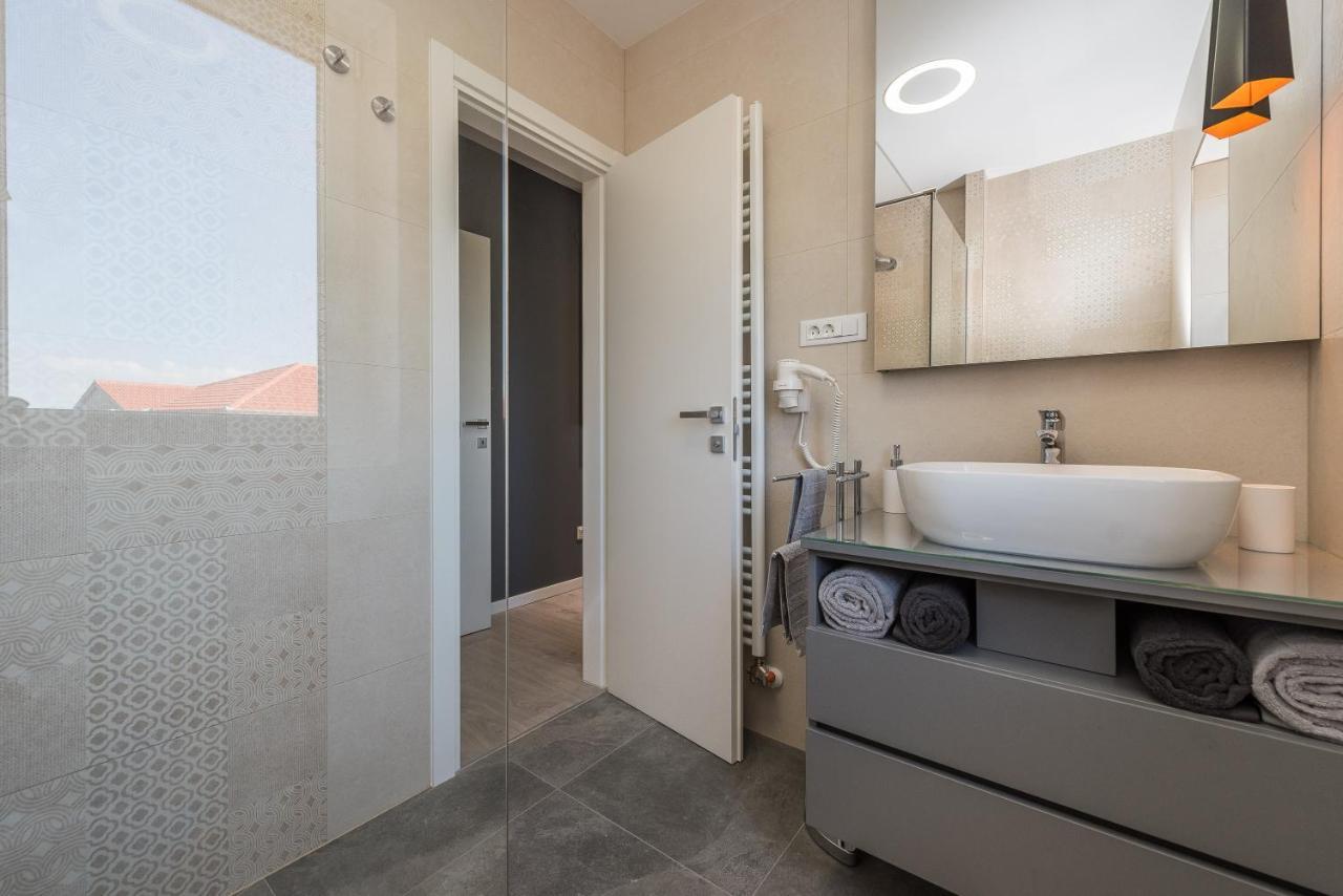 Luxury Apartments Garden Sukošan エクステリア 写真
