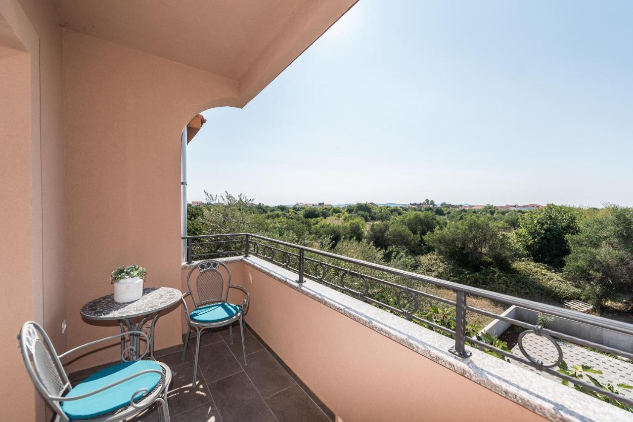 Luxury Apartments Garden Sukošan エクステリア 写真
