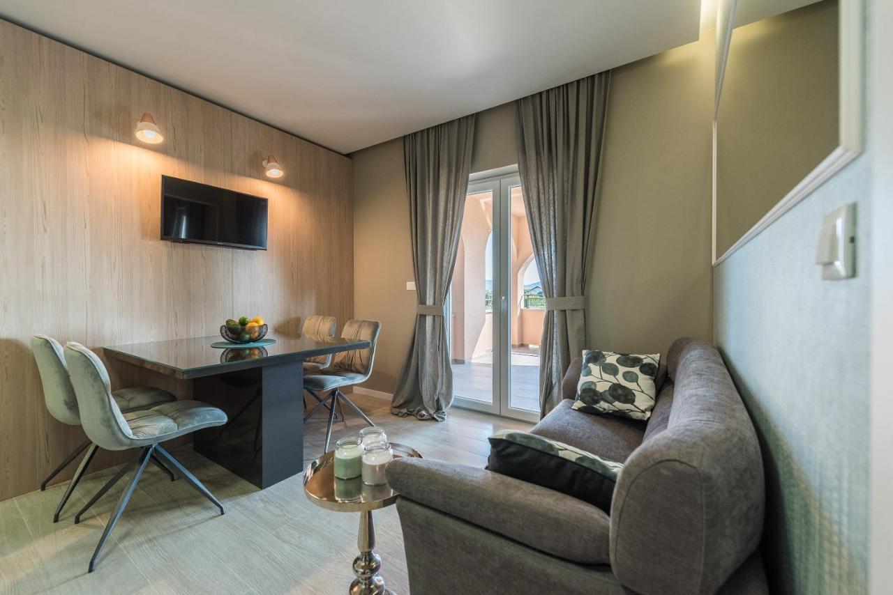 Luxury Apartments Garden Sukošan エクステリア 写真