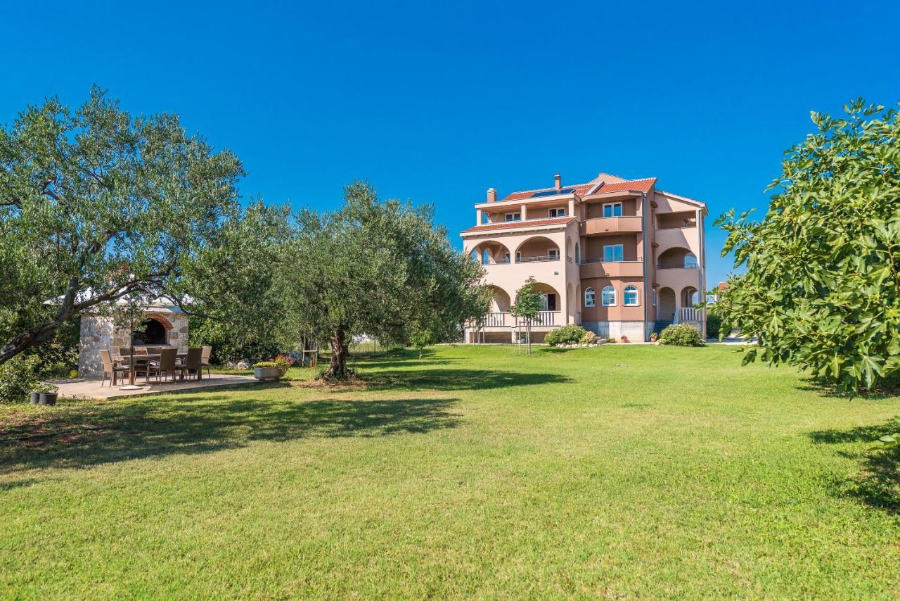 Luxury Apartments Garden Sukošan エクステリア 写真
