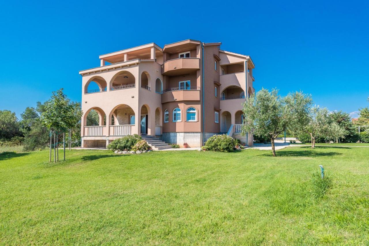 Luxury Apartments Garden Sukošan エクステリア 写真